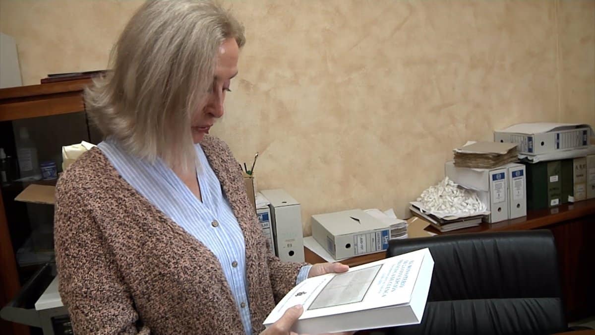 Las Concepcionistas de Puerta Valencia conmemoran 520 años con la publicación de un nuevo libro de Almudena Serrano como emotivo homenaje.