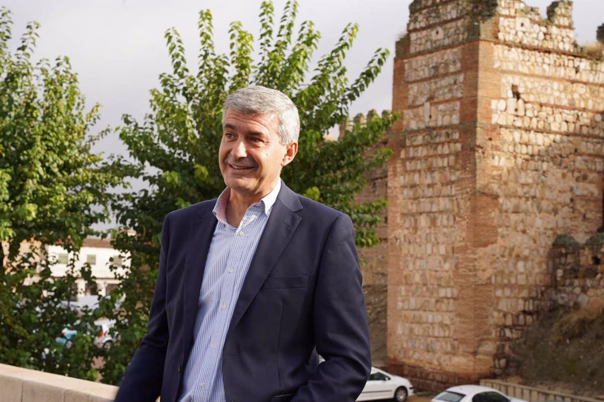 Nueva pasarela peatonal sobre el río Alberche en Escalona potenciará la seguridad de peatones y conductores