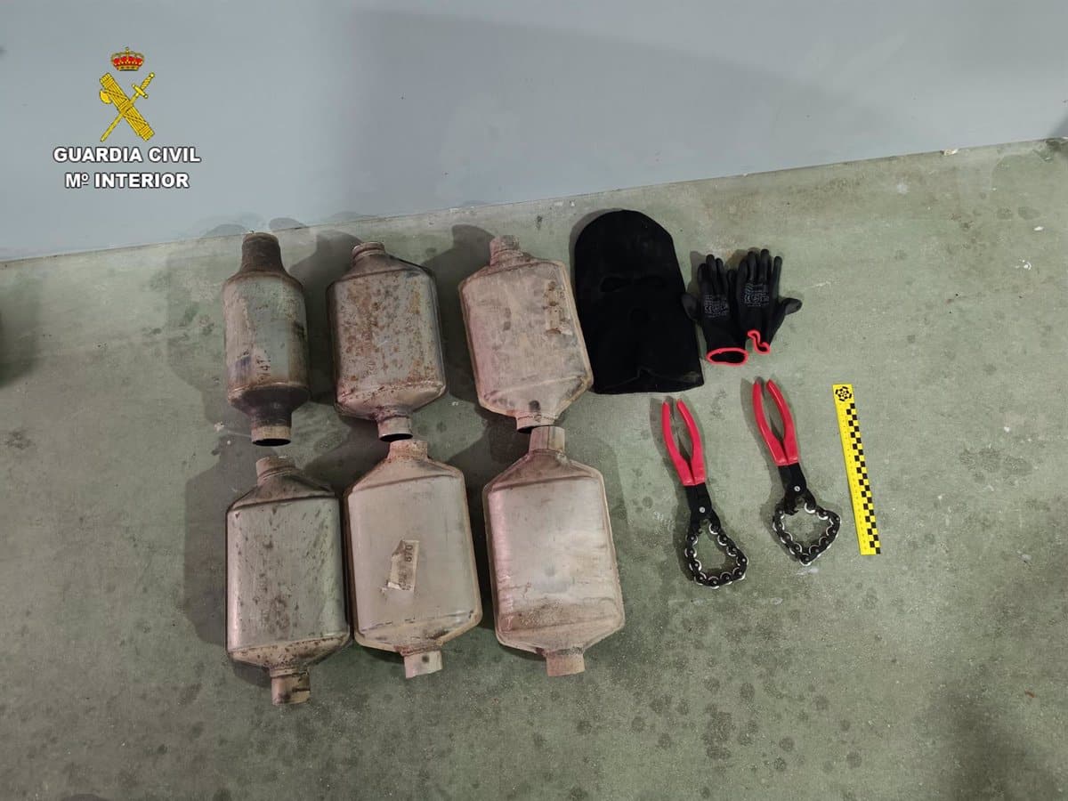 Capturan a dos individuos por el hurto de 64 catalizadores en Toledo y Cuenca.