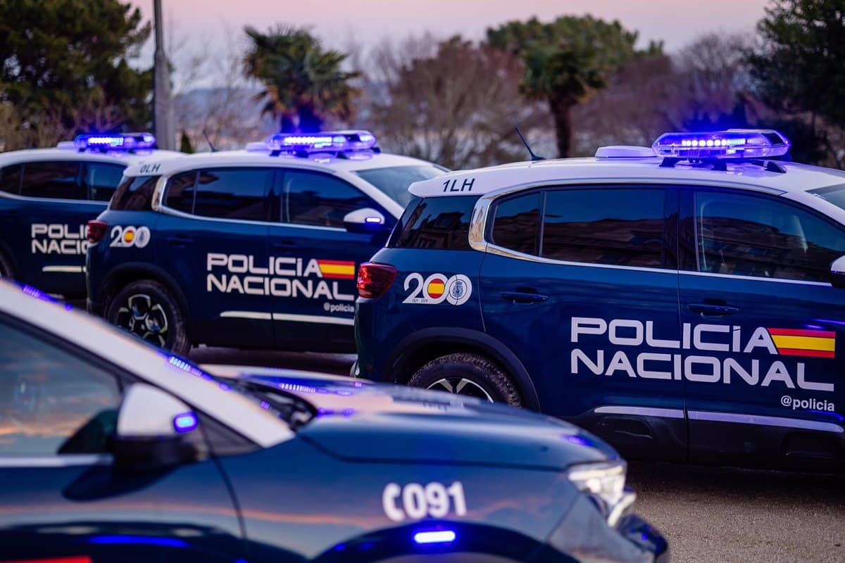 Cincuenta personas arrestadas por pornografía infantil en 23 provincias, incluyendo operativos en Toledo y Ciudad Real.