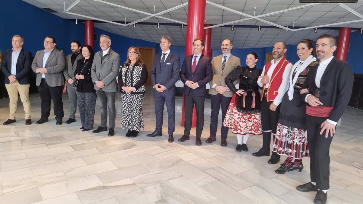 Gobierno de C-LM Promueve Talleres de Formación en Folclore para Docentes de la Región en Enero de 2024