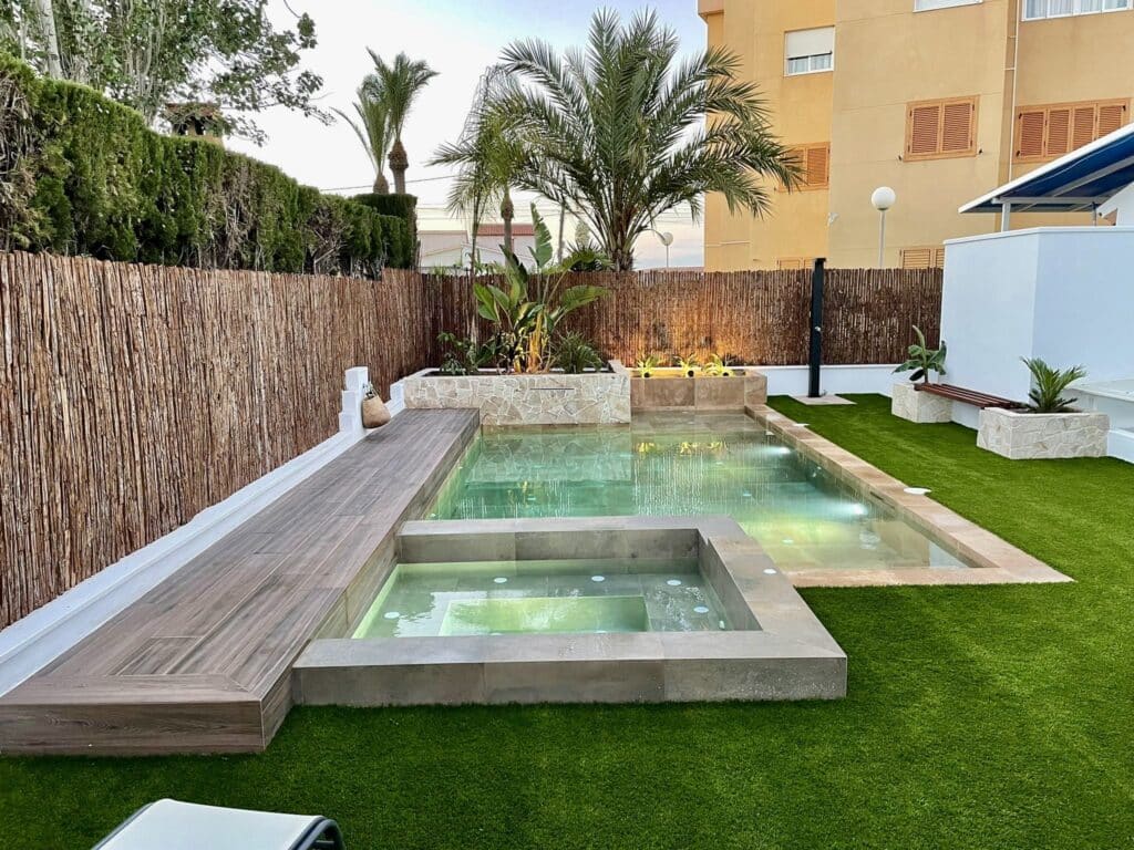 Revolución Estética: Innovadores Revestimientos de Piscinas que Redefinen el Diseño Exterior