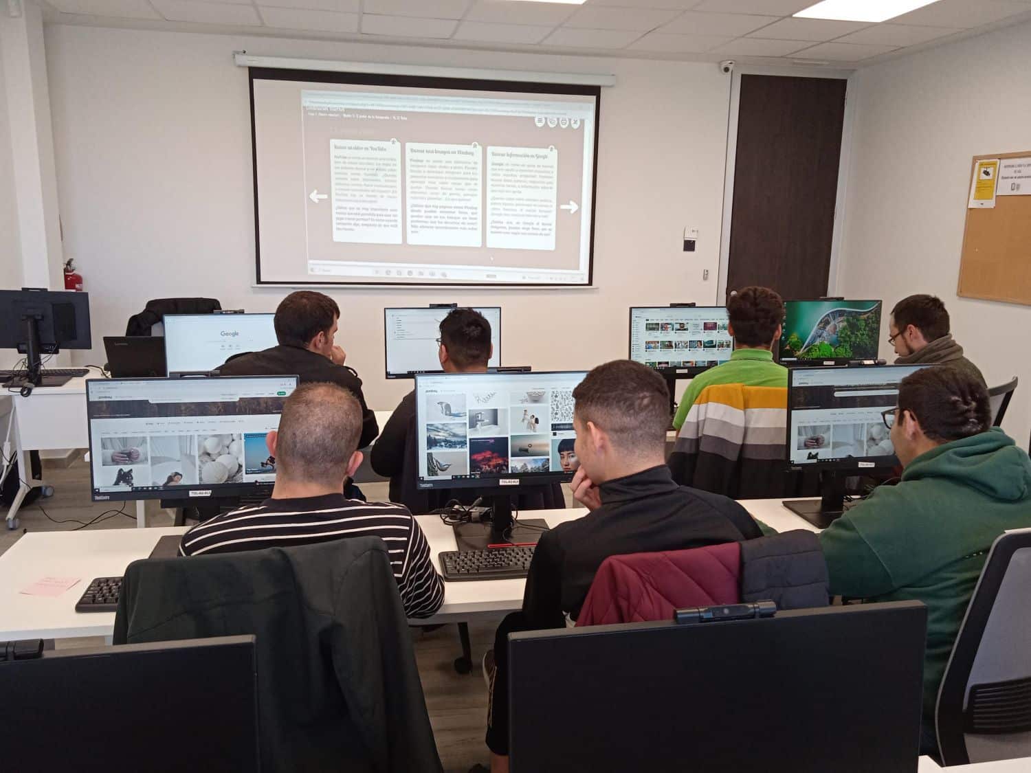 Formación en competencias digitales para jóvenes con discapacidad intelectual en Castilla-La Mancha