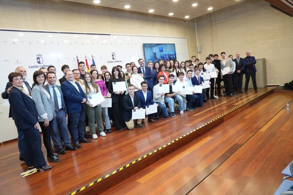 La Junta Reconoce a 48 Estudiantes de ESO, Bachillerato y Artes en Castilla-La Mancha