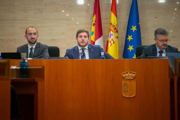 La Consejería de Fomento asigna el 83% de su presupuesto a inversiones directas, transferencias y ayudas.