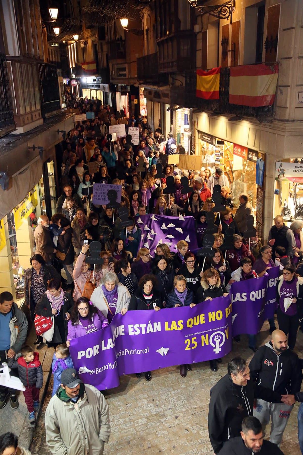 Mujeres progresistas y oposición denuncian al Ayuntamiento de Toledo por «obstaculizar» la manifestación del 25N a causa de obras en la ciudad.