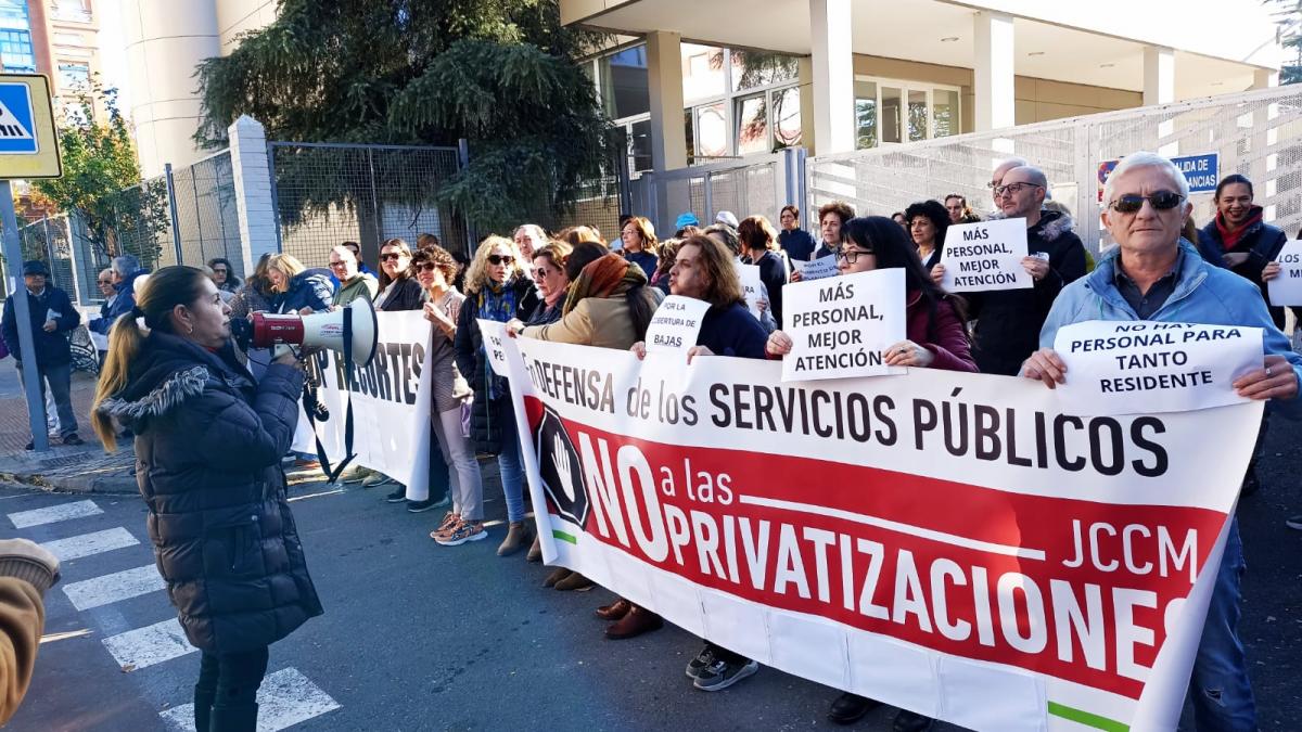 Empleados de la Residencia ‘Virgen del Prado’ en Talavera Demandas Aumento de Personal y Completa Cobertura de Plazas