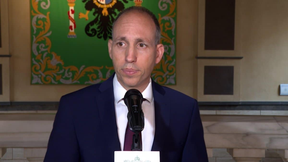 Vox reprocha la presunta agresión a su portavoz municipal en Ocaña y aborda los hechos con seriedad y preocupación.