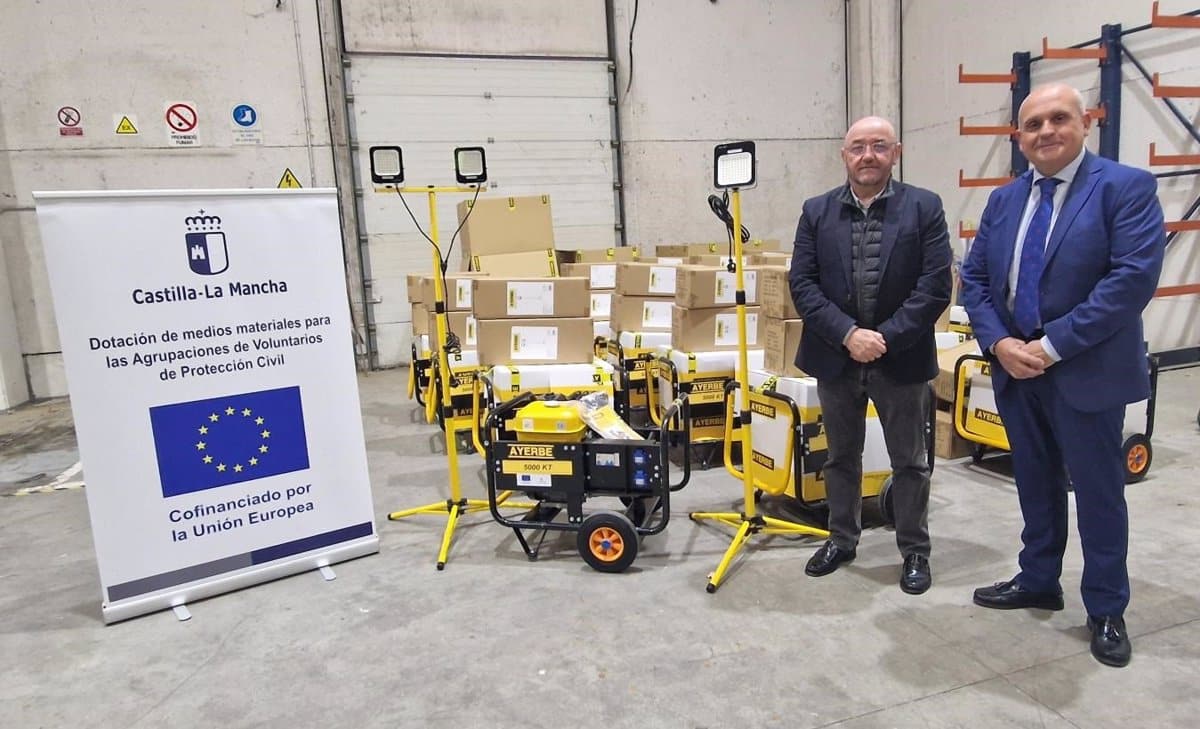 Grupos de Protección Civil de 28 localidades reciben generadores eléctricos y bombas para combatir inundaciones