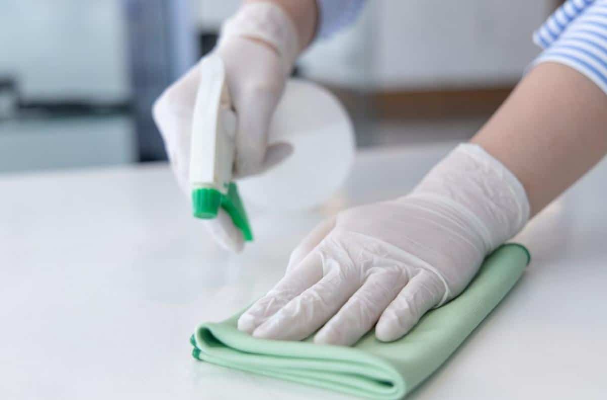 El Banco Santander Intensifica la Inseguridad Laboral de los Empleados de Limpieza en Toledo