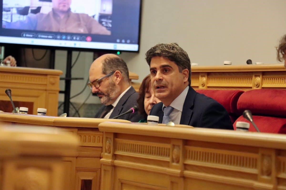 Los presupuestos de Toledo 2025 avanzan con el respaldo de PP y Vox, que prometen mejorar los servicios para los ciudadanos.