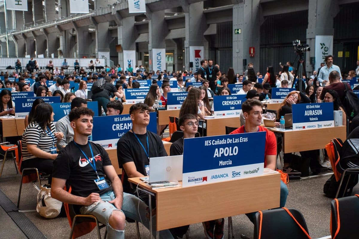 Más de 800 estudiantes de Castilla-La Mancha participan en la competición educativa Young Business Talents para potenciar su talento empresarial.