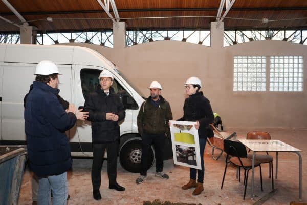 El Ayuntamiento renueva el icónico Pabellón de San Lázaro con actividades de esgrima, aeróbic y taichí, entre otras.