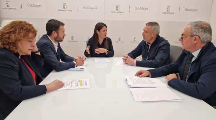 El Gobierno regional y el Ayuntamiento de Pioz colaboran en la implementación de un nuevo servicio de atención temprana en la localidad.