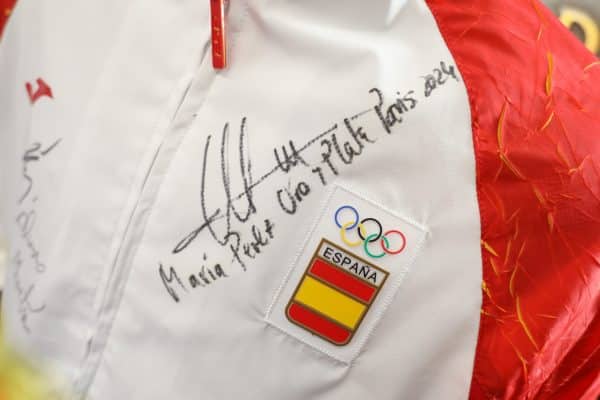 La inauguración de la exposición itinerante del Museo del Deporte llega al barrio de Santa María de Benquerencia.