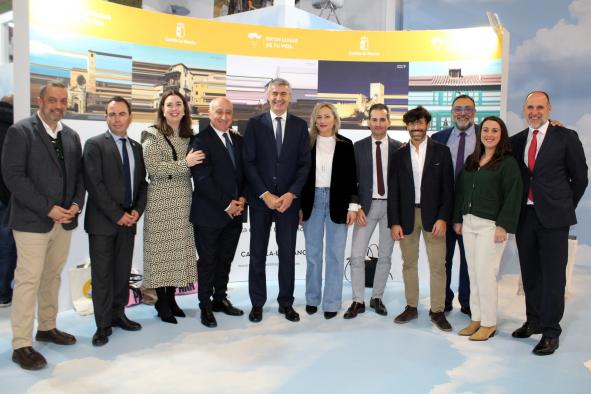 El gobierno regional resalta el aumento histórico de turistas en Toledo y el potencial del turismo astronómico en Fitur.