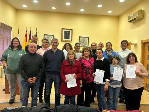 Capacitación en Atención Sociosanitaria para más de 285 Desempleados en Comunidades del Gobierno Regional