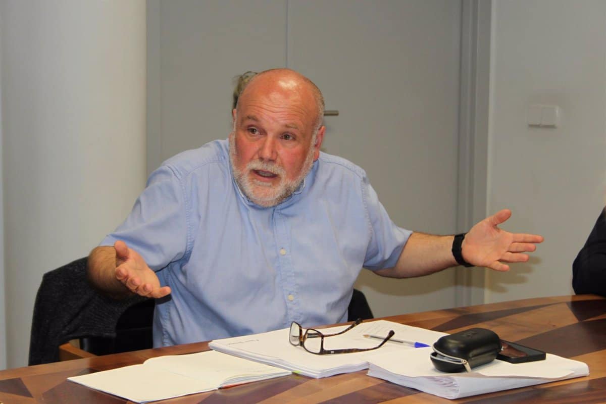 IU Toledo cuestiona la convocatoria de la Comisión de Movilidad por considerarla tardía y con propuestas insuficientes.