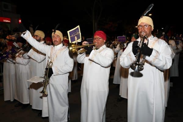 Miles de toledanos llenan las calles para recibir a Sus Majestades los Reyes Magos de Oriente.