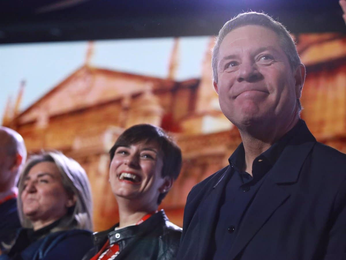 Page reafirma el liderazgo del PSOE en Castilla-La Mancha con un respaldo del 99,4% en el XIII Congreso regional, sin votos en contra