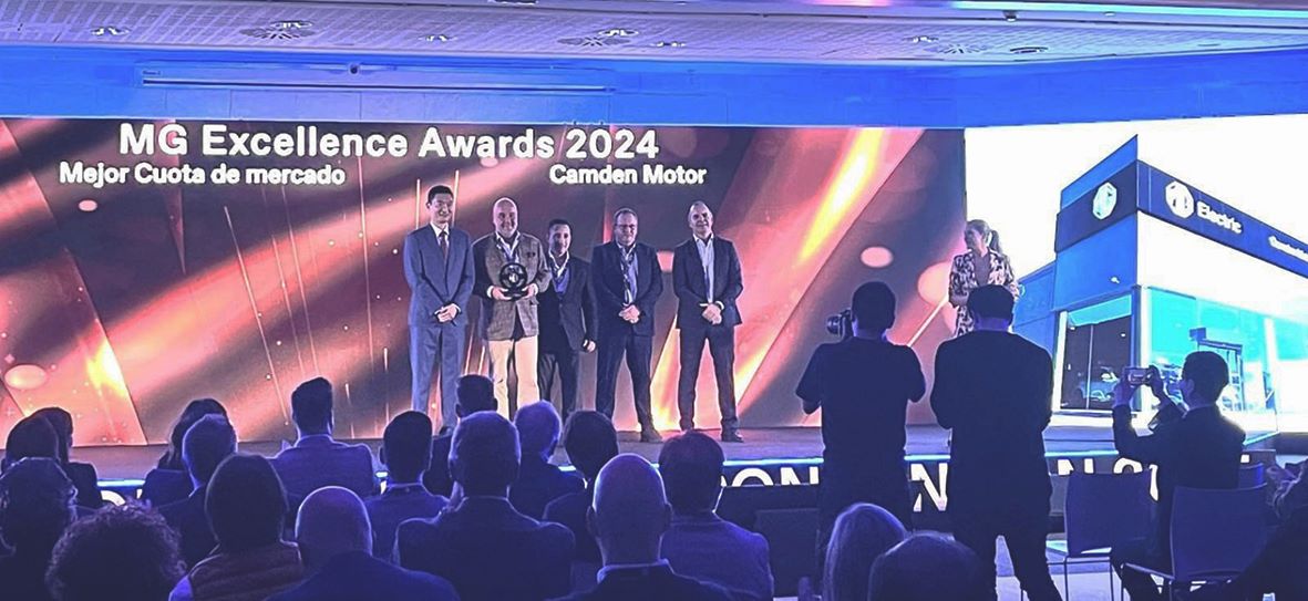 Camden Motor recibe el premio a la mejor cuota de mercado de la red de concesionarios MG