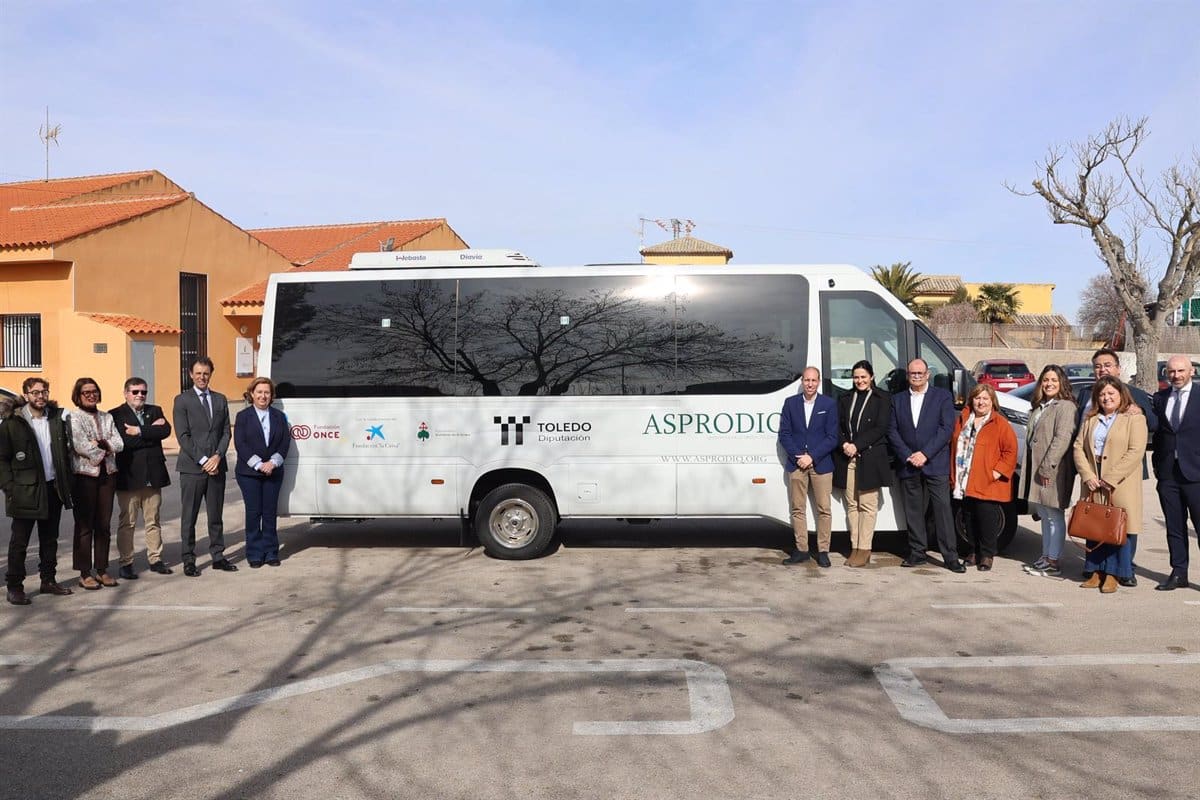 Asprodiq mejora su servicio al usuario con la adquisición de un nuevo autobús adaptado, fruto de la colaboración con la Diputación de Toledo.