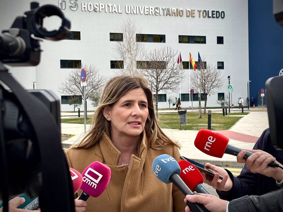 El PP de C-LM critica a Page por su apoyo a la condonación de deuda a Cataluña, considerándolo un intento de conseguir un premio de consolación.