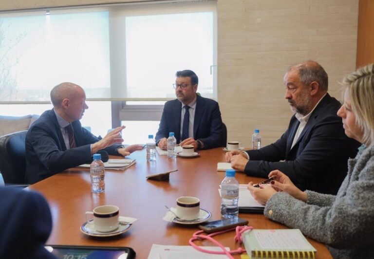 El acuerdo entre el Gobierno de España y la UCLM permite la incorporación de 96 nuevos profesores en la universidad regional.