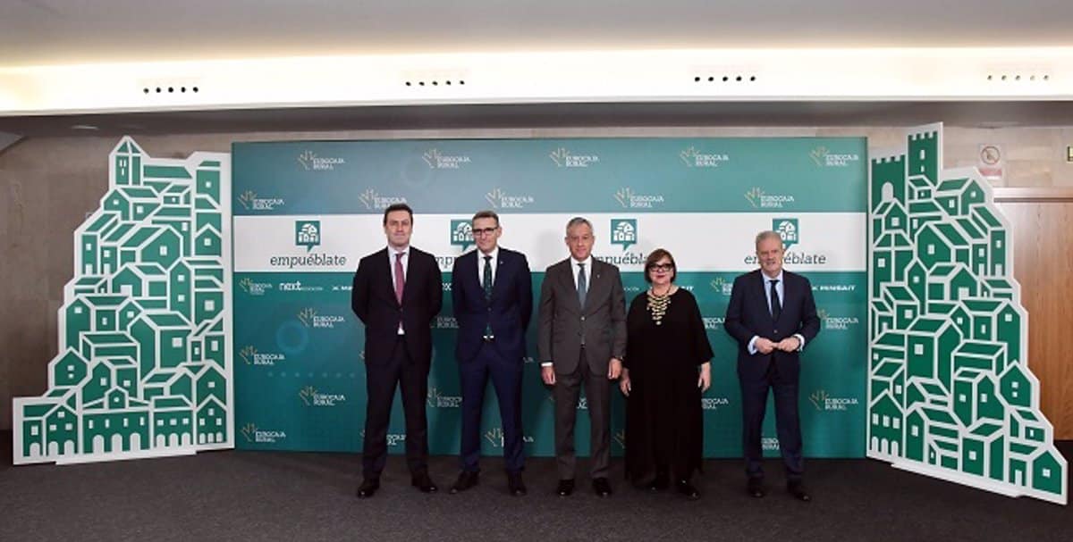 Eurocaja Rural Lanza ‘Empuéblate’: Un Aliado Contra la Exclusión Financiera Donde la Cercanía Prima sobre la Tecnología.