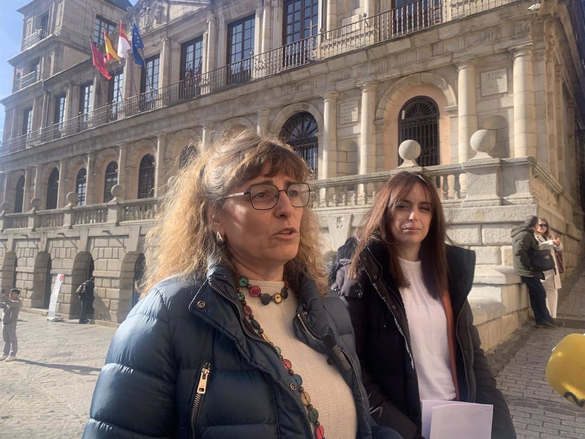 PSOE e IU Piden al Ayuntamiento de Toledo que Respaldé la Movilización del 8M y Levante la Bandera Feminista.