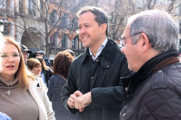 Velázquez destaca y agradece la labor de Afanion en el Día Internacional del Cáncer Infantil.