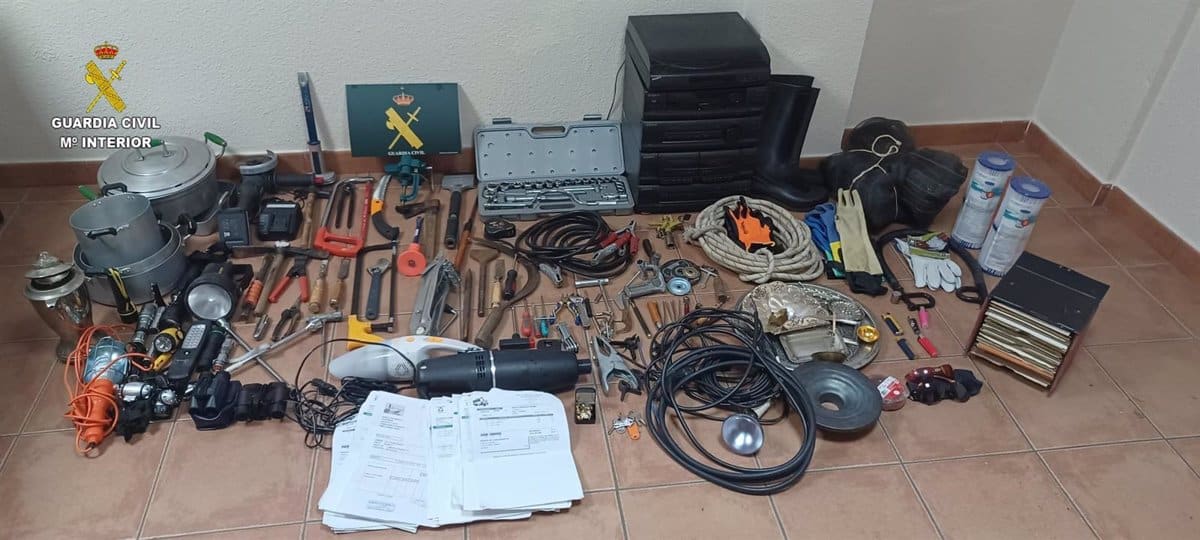 Capturan in fraganti al ladrón responsable de una docena de robos en casas de una urbanización en Almorox.