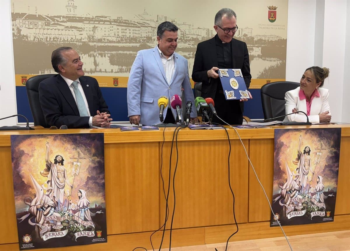 El Cristo de la Espina de Talavera procesionará desde la Colegiata en Semana Santa debido al derrumbe del Puente Viejo.