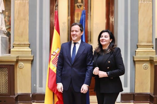 El alcalde asegura que la concesión para la elaboración del POM favorecerá la disponibilidad de terrenos para nuevas viviendas en la ciudad.