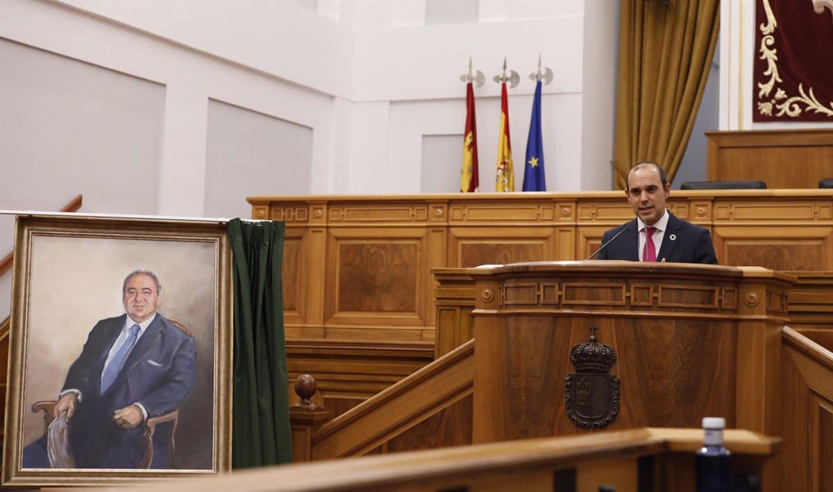 Fallece el pintor y retratista Emilio Fernández-Galiano, dejando un legado artístico en la histórica ciudad de Sigüenza