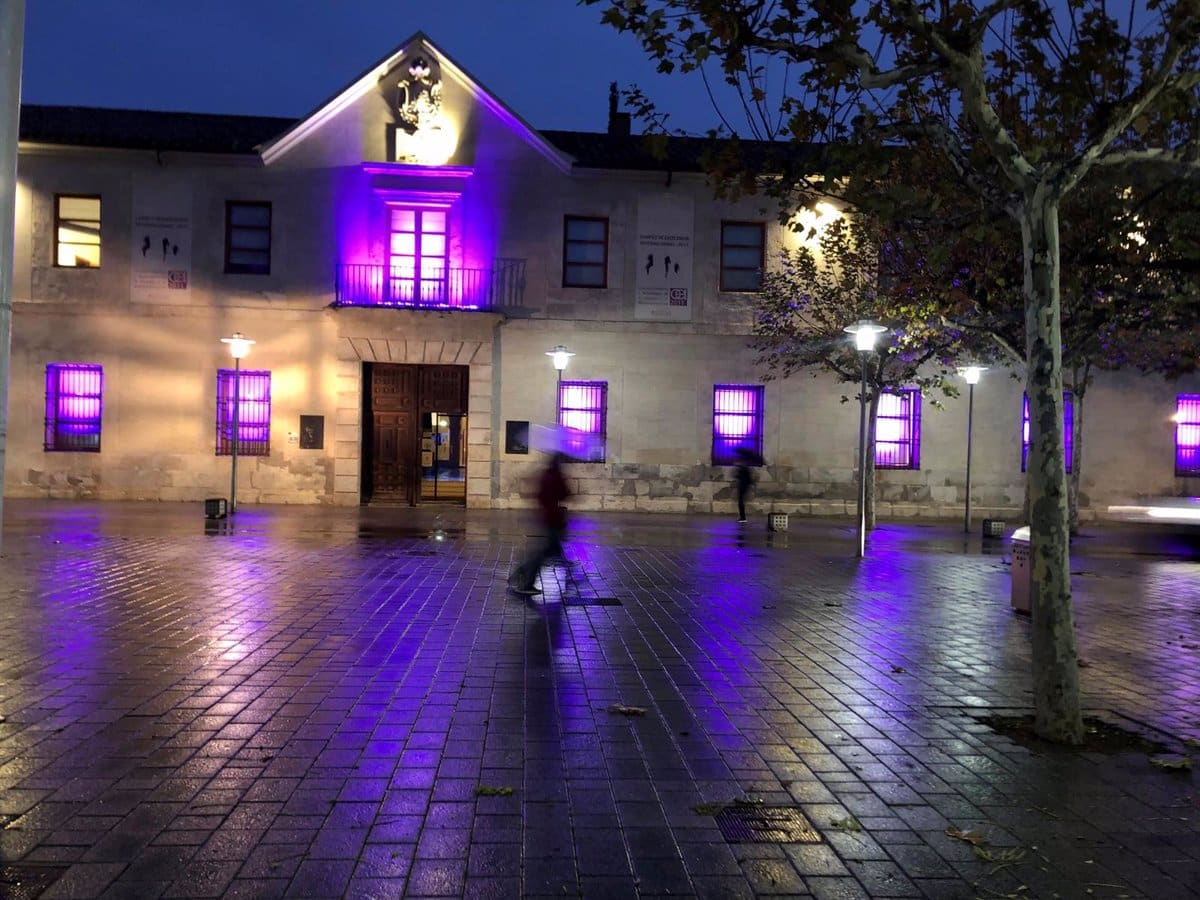 La UCLM celebra el 8M con diversas actividades en sus campus y resalta que las mujeres representan la mayoría en sus aulas.