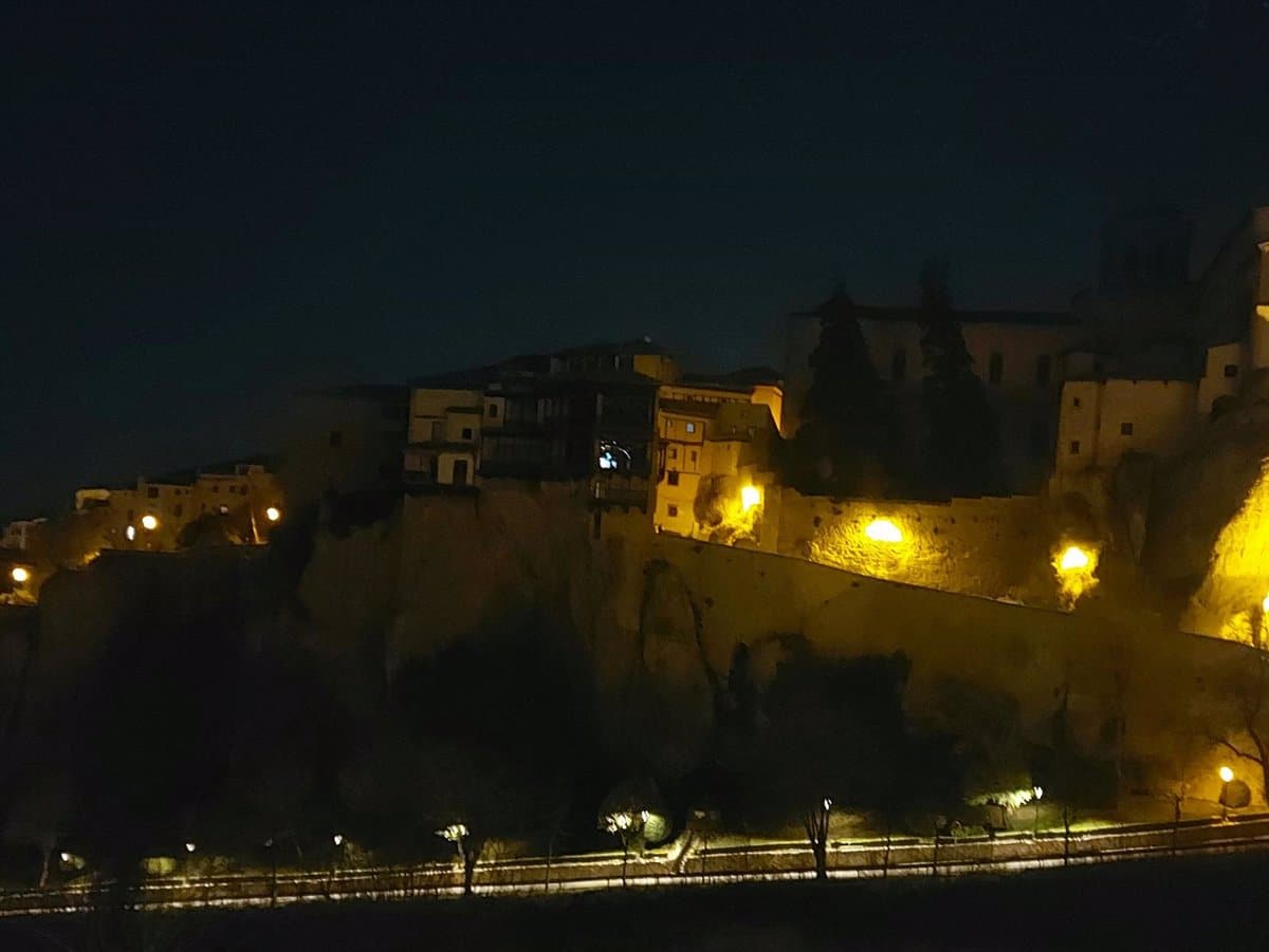 Las Cortes, Ayuntamientos, Empresas y Sindicatos de Castilla-La Mancha Se Suman a ‘La Hora del Planeta’ Este Sábado