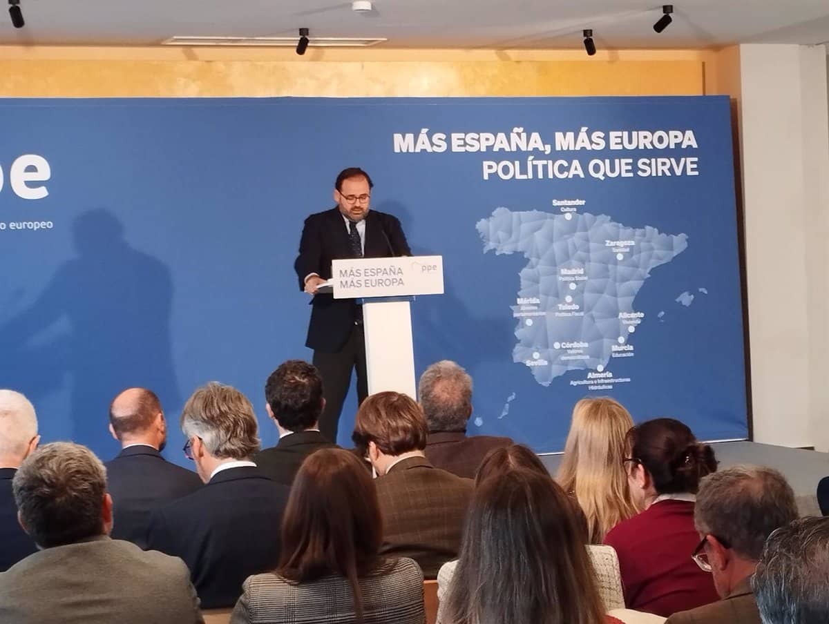 Núñez demanda un nuevo sistema de financiación autonómica para revitalizar una Castilla-La Mancha «cada vez más empobrecida»