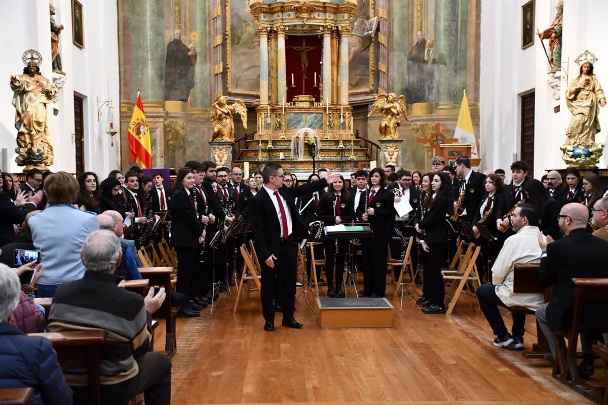 Toledo concluye su Certamen de Bandas de Música de Semana Santa con la asistencia de más de 2,500 espectadores disfrutando de una sinfonía religiosa.