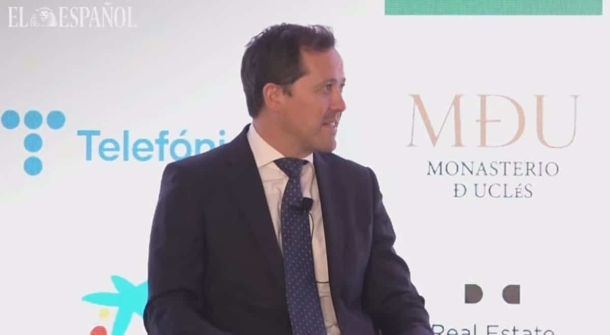 Velázquez brinda asistencia al Ayuntamiento de Tolón tras identificar daños estructurales en el edificio de la Delegación.