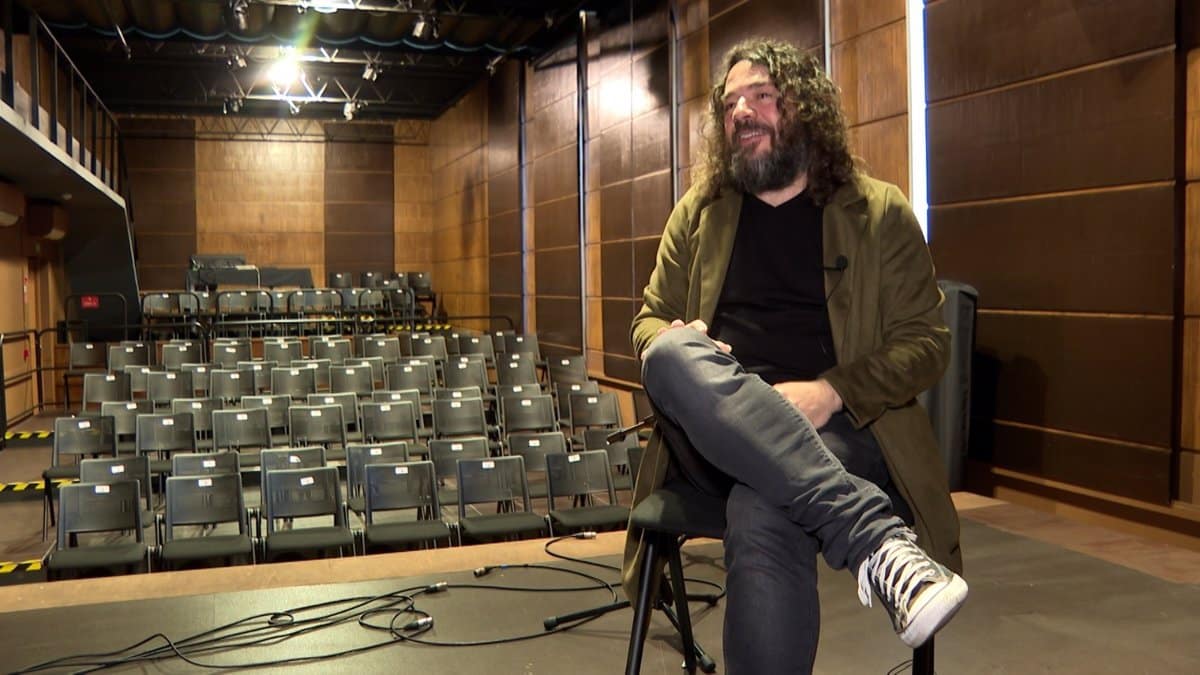 Amable Rodríguez presenta este jueves en el Rojas sus ‘Fantasías, el Cafetín’: «Guitarra improvisada y música visceral»