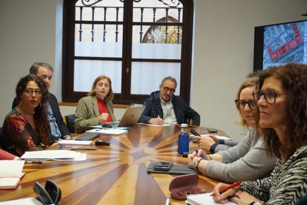 Comisión da luz verde a la revisión de los convenios del Nudo Norte por «irregularidades» que impactan al Ayuntamiento.