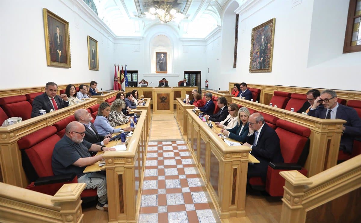 El Pleno de Toledo solicita a Bienestar Social la rehabilitación de San Juan de Dios como residencia para personas mayores.