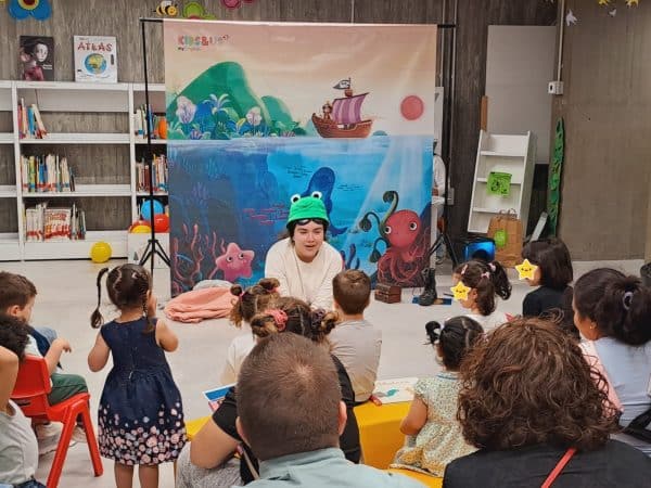 Claro, aquí tienes algunas opciones para reescribir «Semana del Día del Libro»: 1. «Semana de Celebración del Libro» 2. «Semana Literaria» 3. «Semana de Homenaje a los Libros» 4. «Semana del Amor por la Lectura» 5. «Semana del Fomento a la Lectura» ¿Cuál de estas te gusta más?