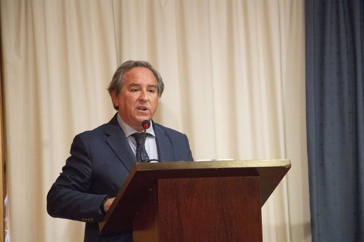 Ángel Nicolás continuará como presidente de Cecam al ser la única candidatura presentada.