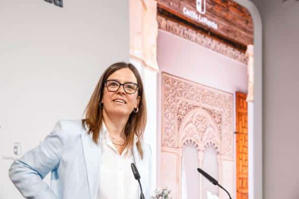 Castilla-La Mancha solicita un debate sobre financiación autonómica y desarrollo de infraestructuras energéticas en la Conferencia de Presidentes.