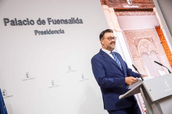 El Consejo de Gobierno aprueba el Máster Universitario en Grabado, Diseño Gráfico y Documentos de Valor. Reescritura sugerida: «Aprobación del Máster Universitario en Grabado, Diseño Gráfico y Documentos de Valor por parte del Consejo de Gobierno»