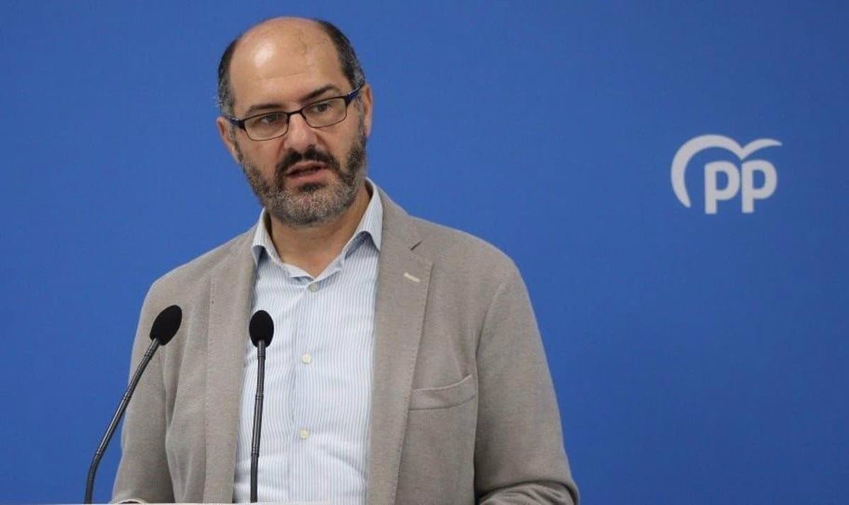 El Gobierno toledano responde al PSOE sobre la conexión ilícita de agua de las familias de La Peraleda.