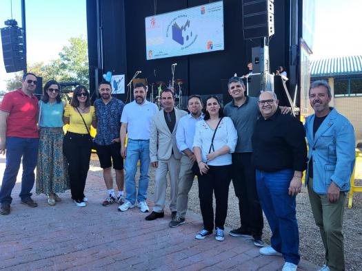 El Gobierno regional conmemora 25 años de dedicación educativa, innovación y comunidad del IES ‘Castillo del Águila’ de Villaluenga.