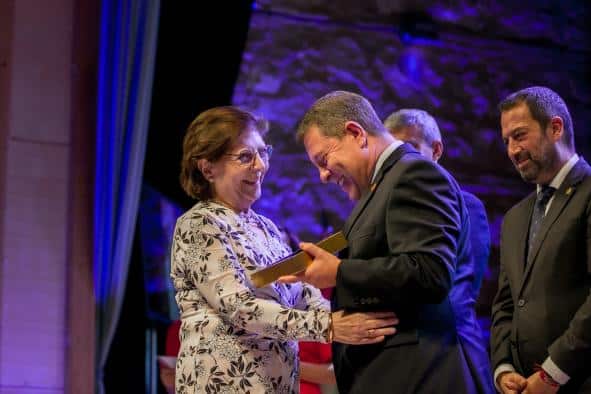 El Gobierno regional expresa sus condolencias a la familia y amigos de Rubí Sanz en este momento de dolor.